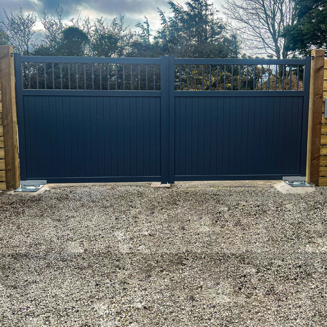 Decorative Open Vertical Infill Aluminium Driveway Gates